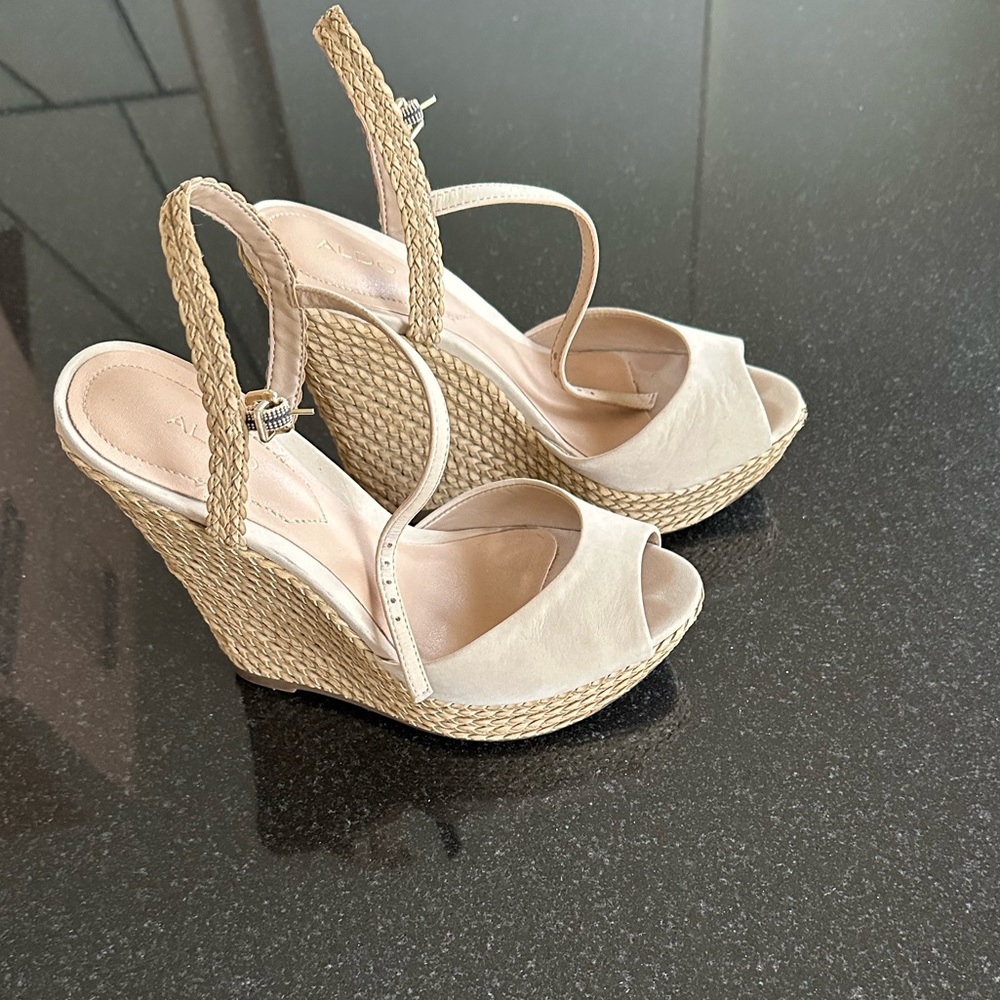 ALDO wedge